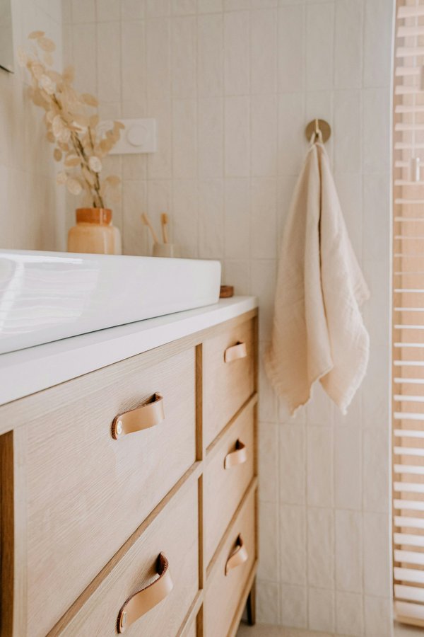 Meuble sous vasque : alliez style et durabilité avec berah getah